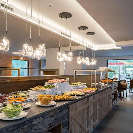 Ξενοδοχείο Th 4*